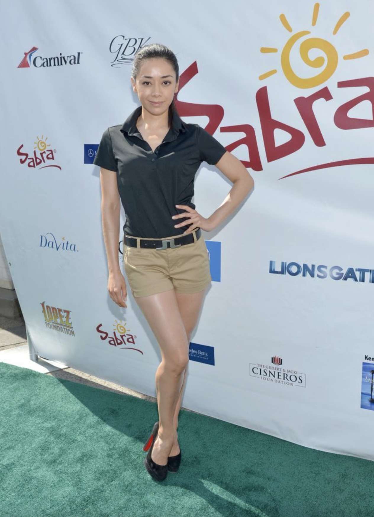 Aimee Garcia Leg