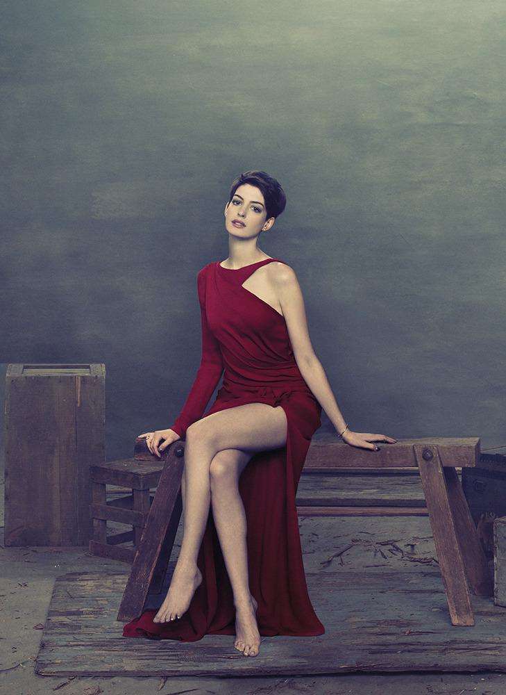 Anne Hathaway Legs