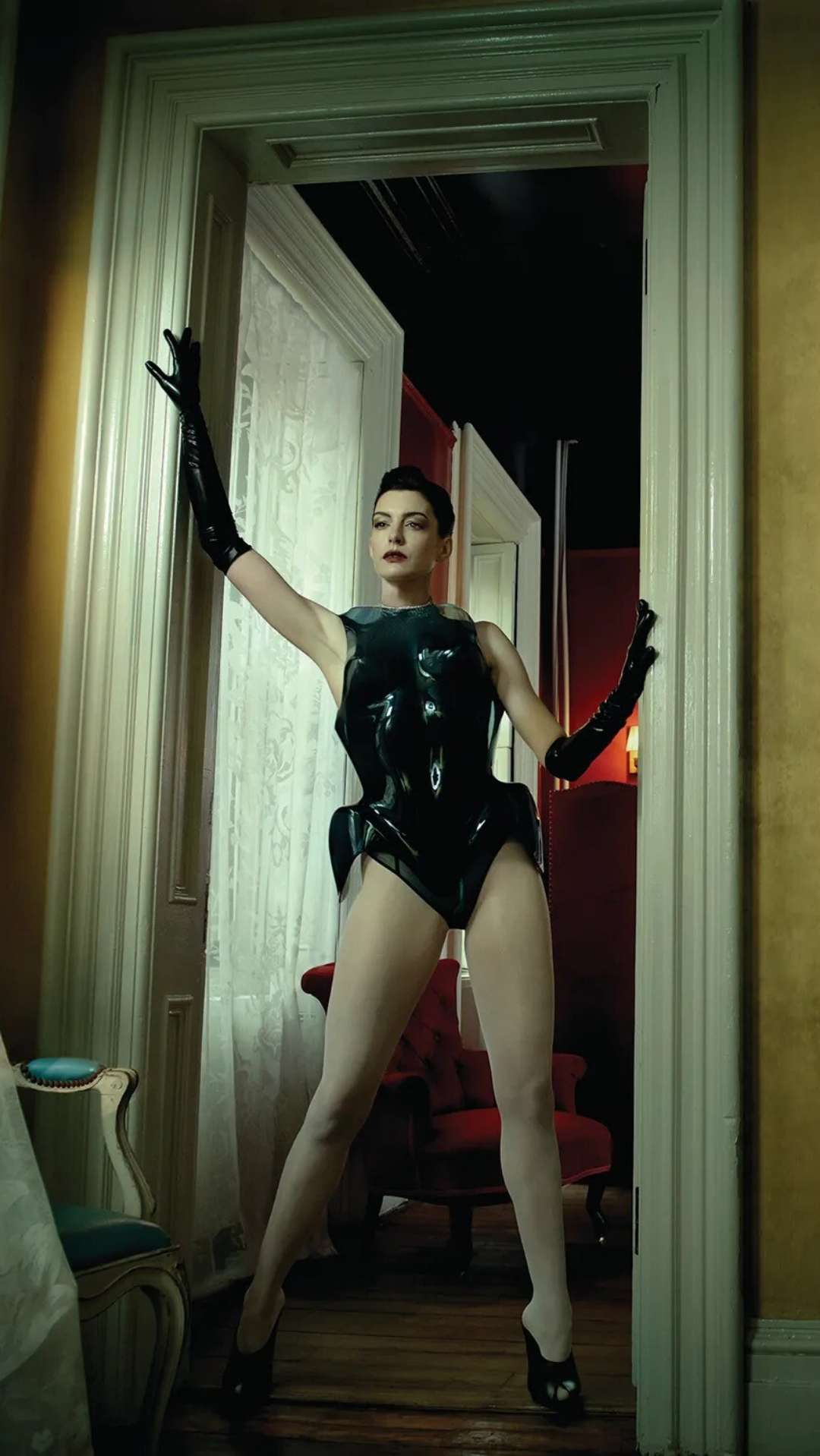 Anne Hathaway Legs