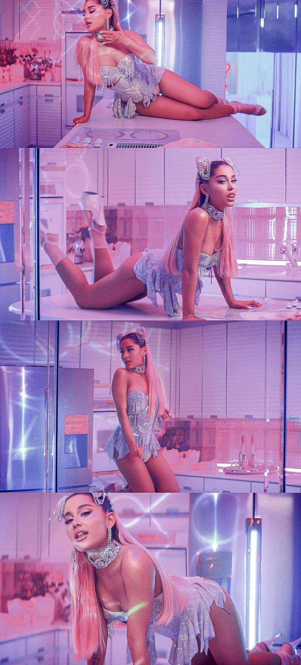 Ariana Grande Legs