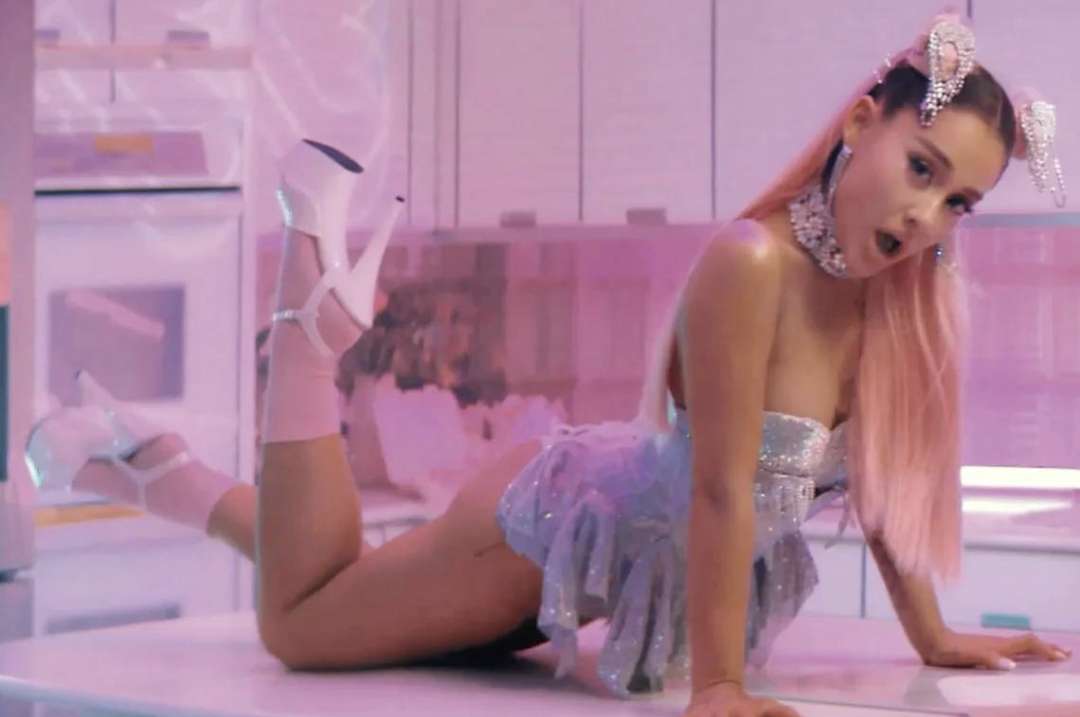 Ariana Grande Legs