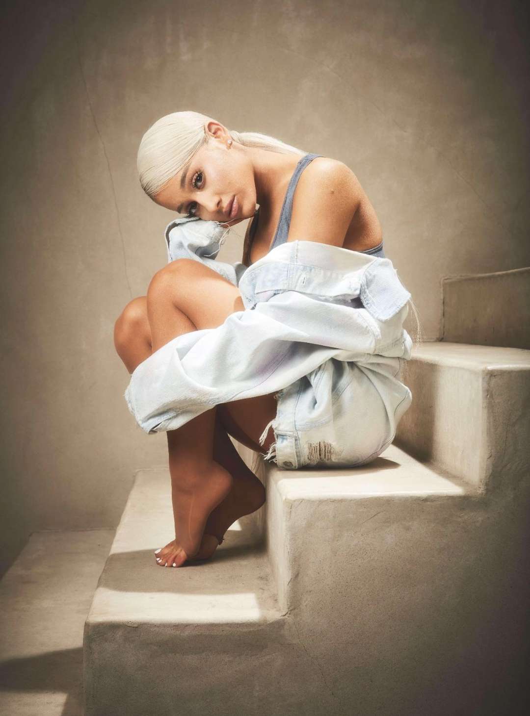 Ariana Grande Legs