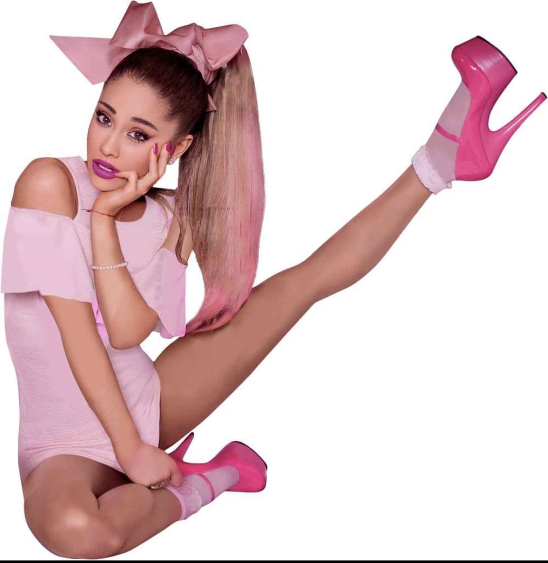 Ariana Grande Legs