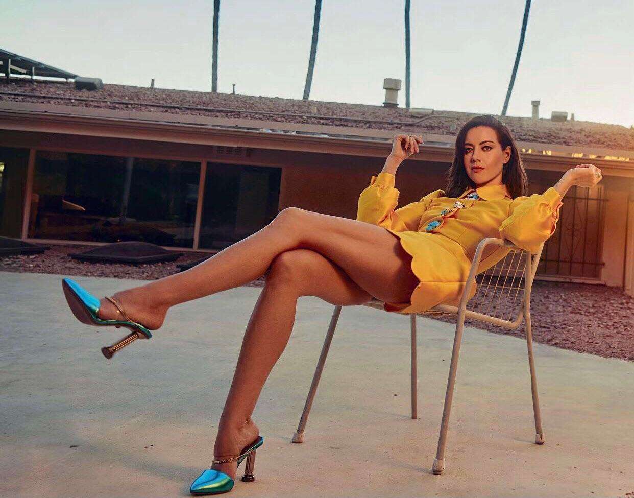 Aubrey Plaza Legs