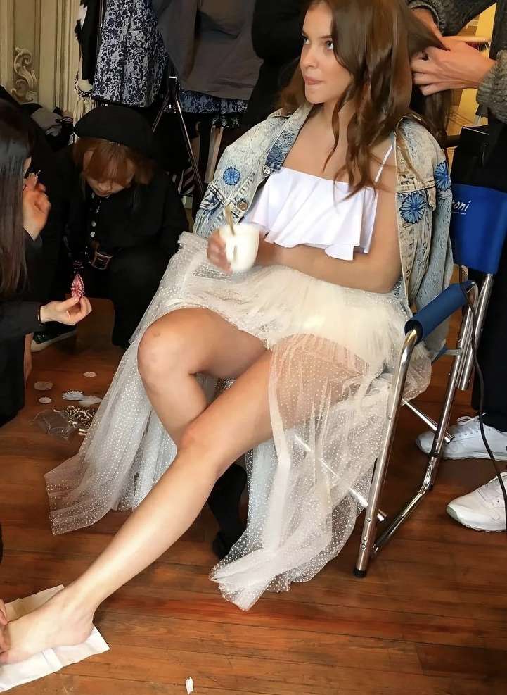 Barbara Palvin Legs