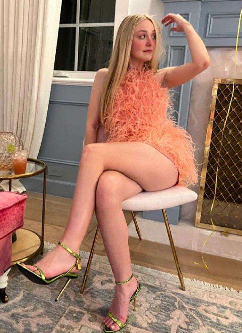 Dakota Fanning Legs