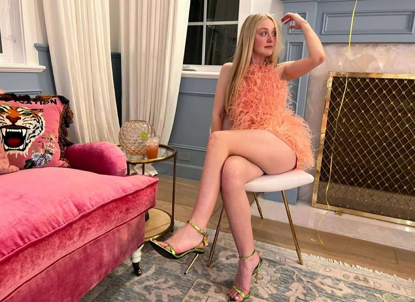 Dakota Fanning Legs