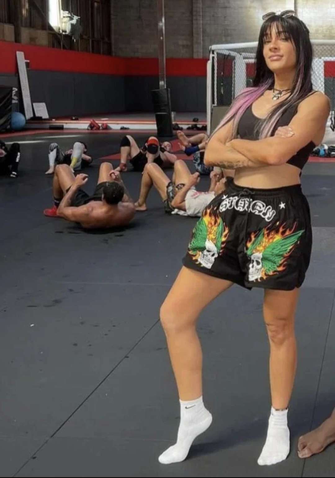 Dakota Kai Leg