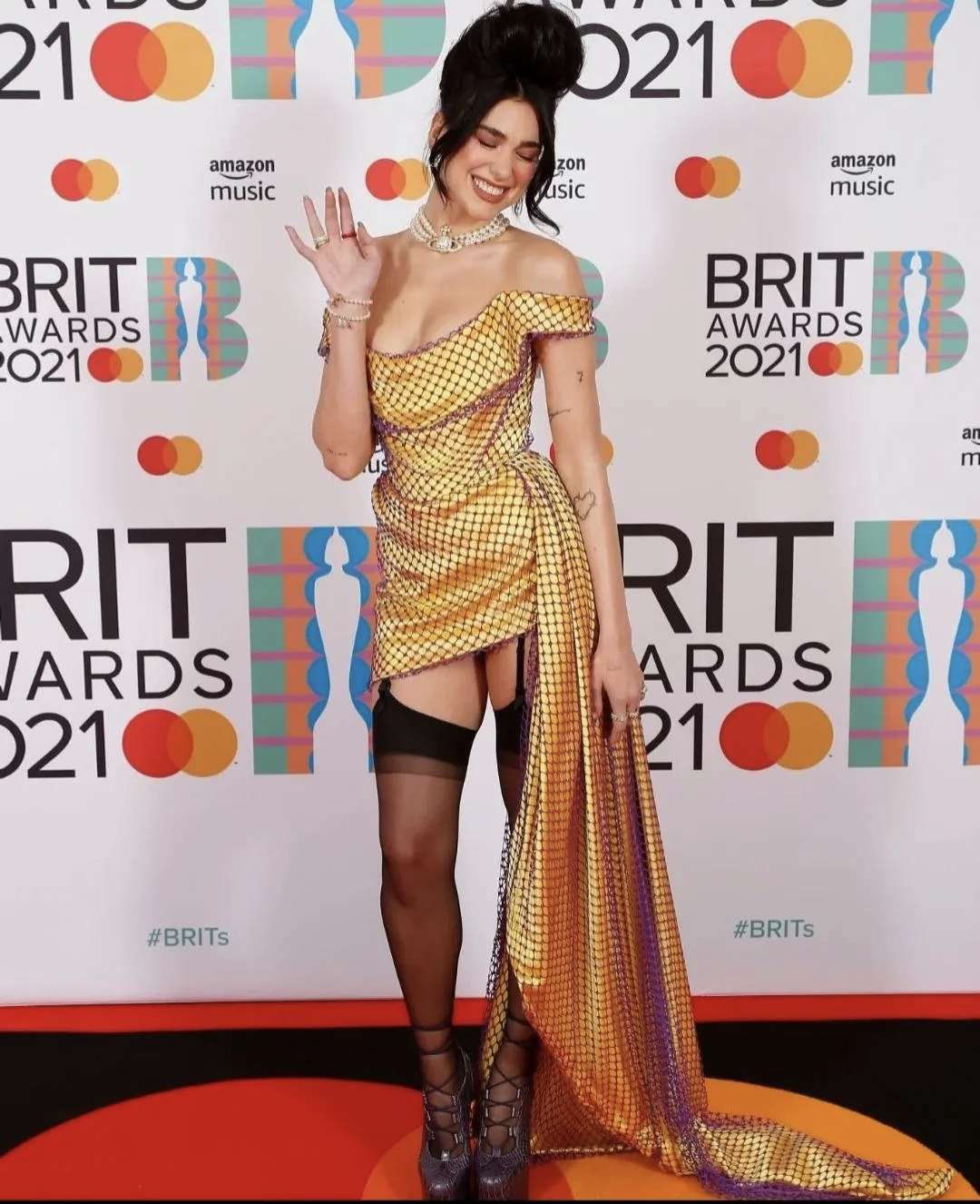 Dua Lipa Legs