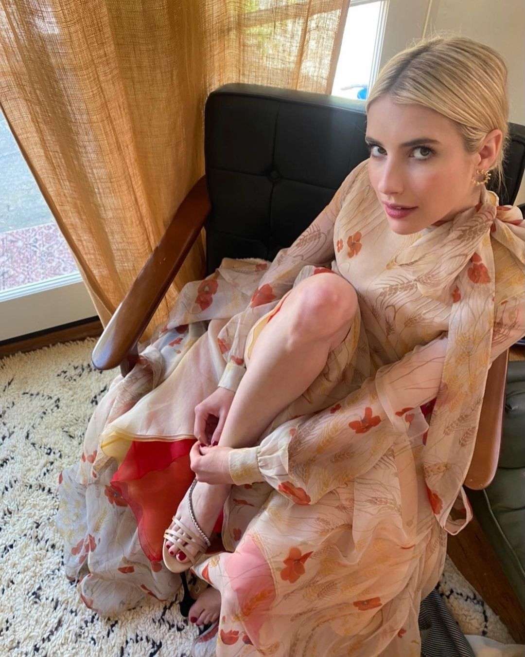 Emma Roberts Legs