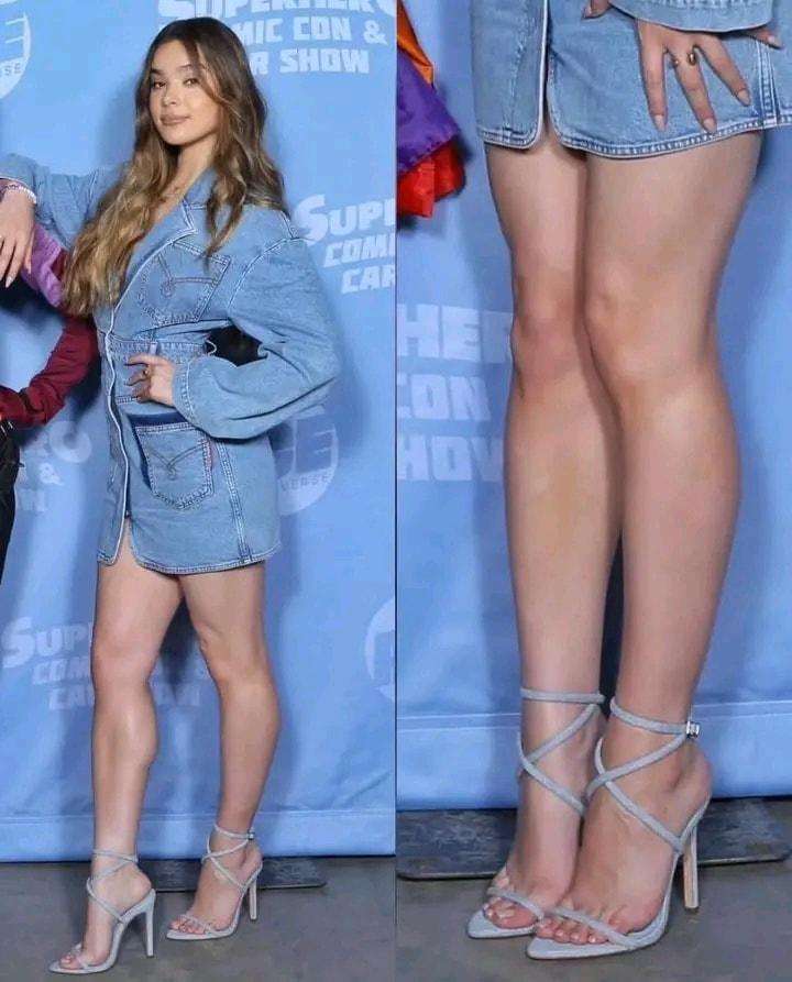 Hailee Steinfeld Legs