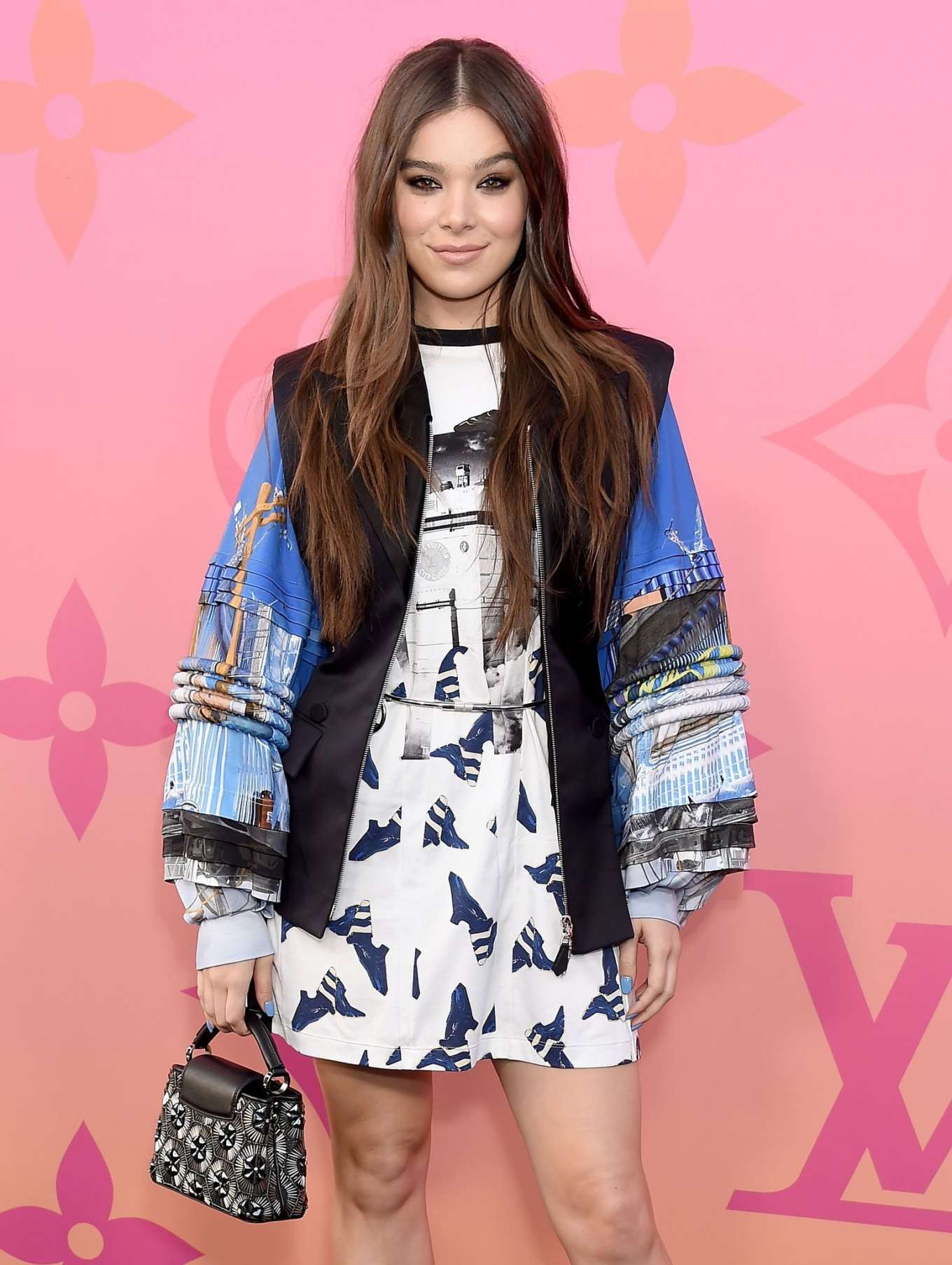 Hailee Steinfeld Legs