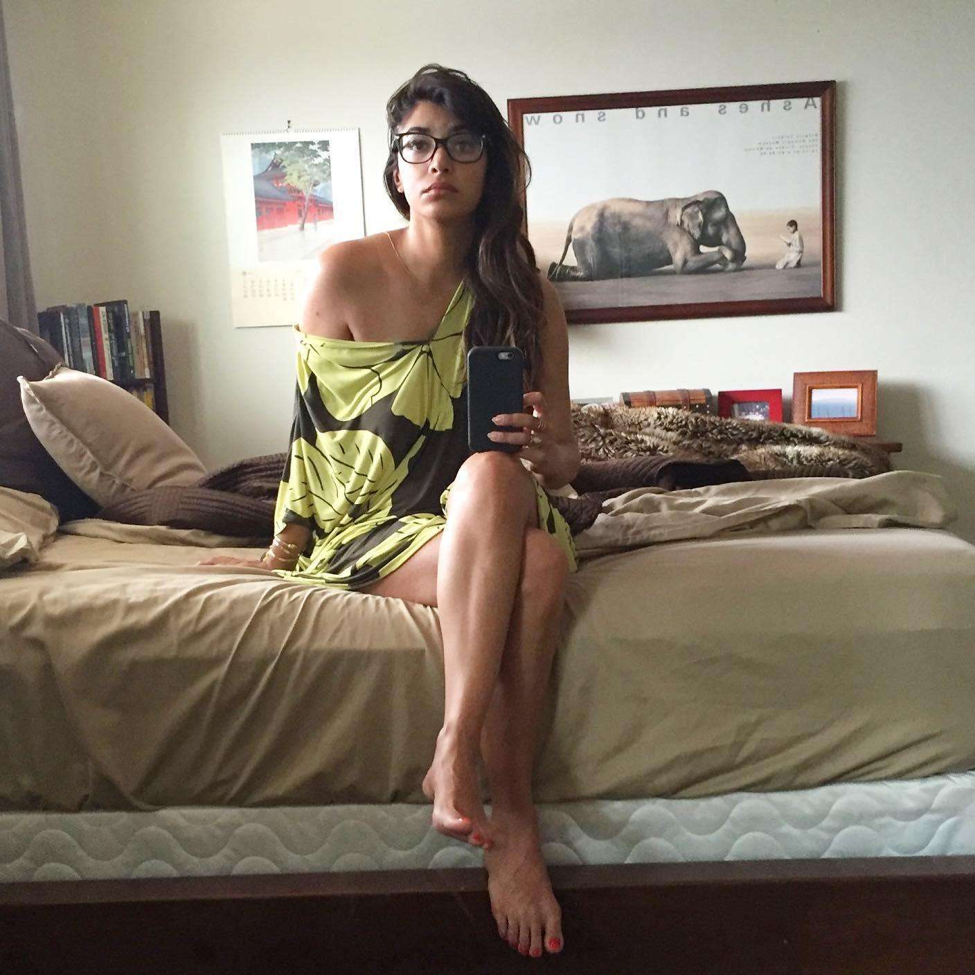 Hannah Simone Legs