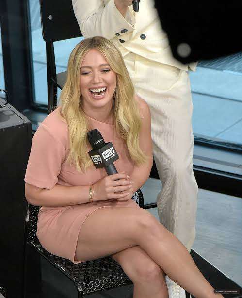 Hilary Duff Legs