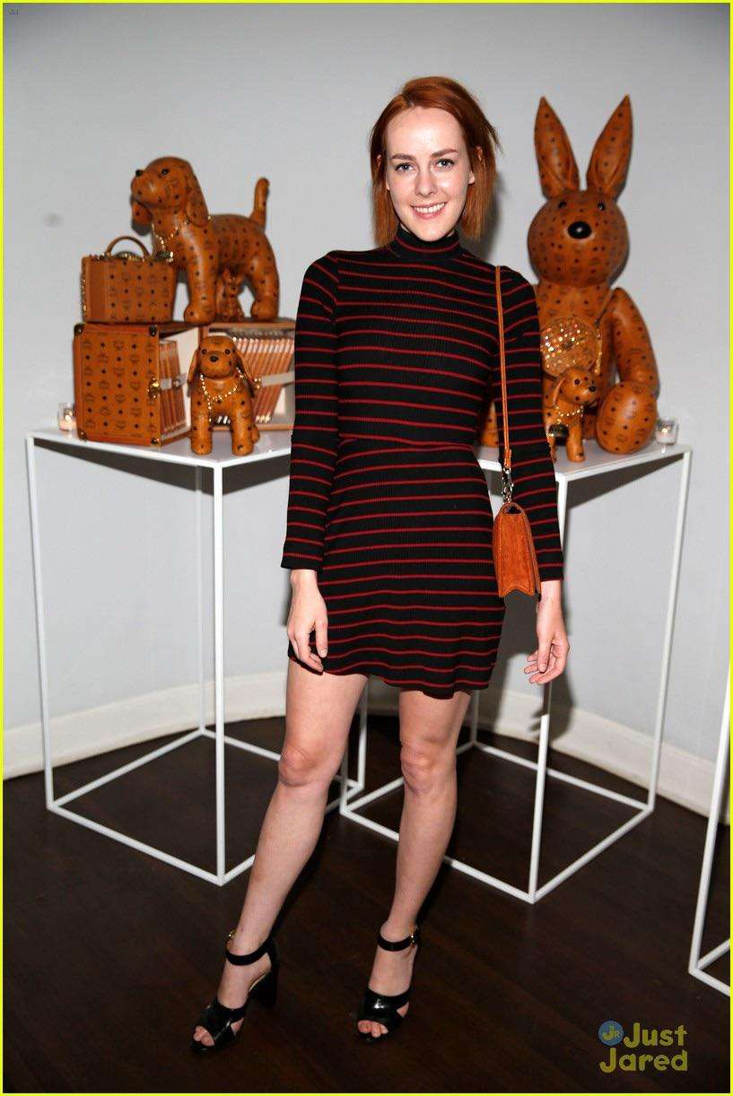 Jena Malone Legs