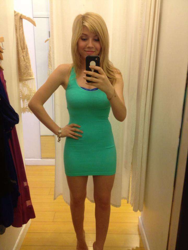 Jennette Mccurdy Legs