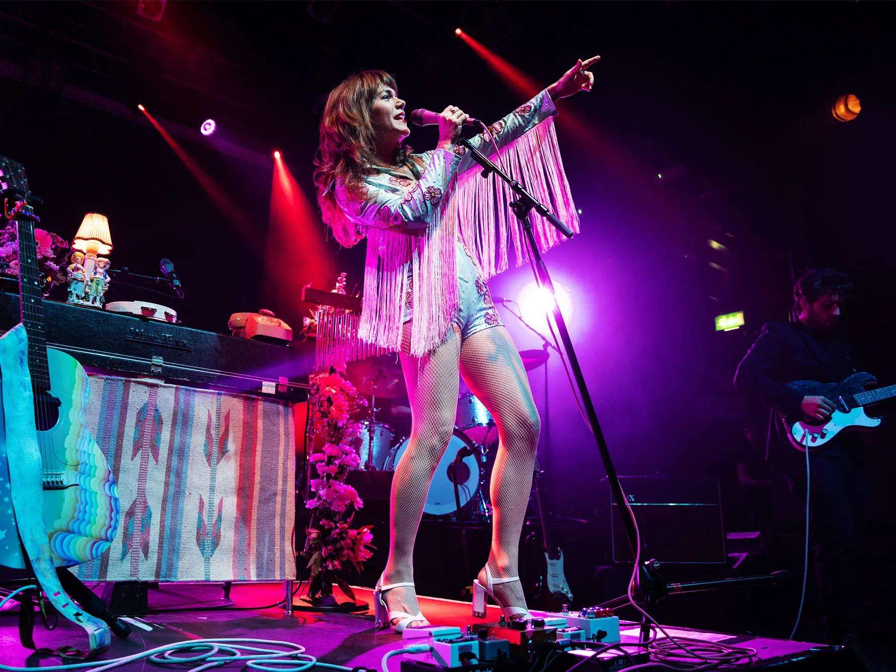 Jenny Lewis Rilo Kiley Leg