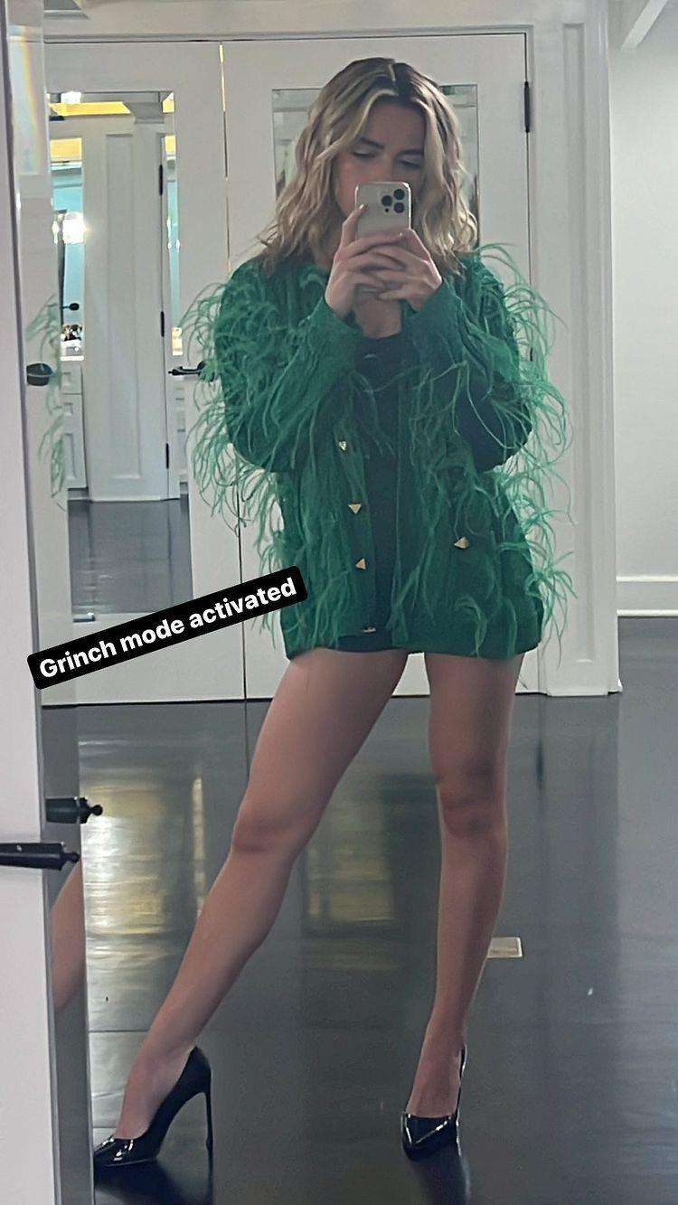 Kiernan Shipka Legs