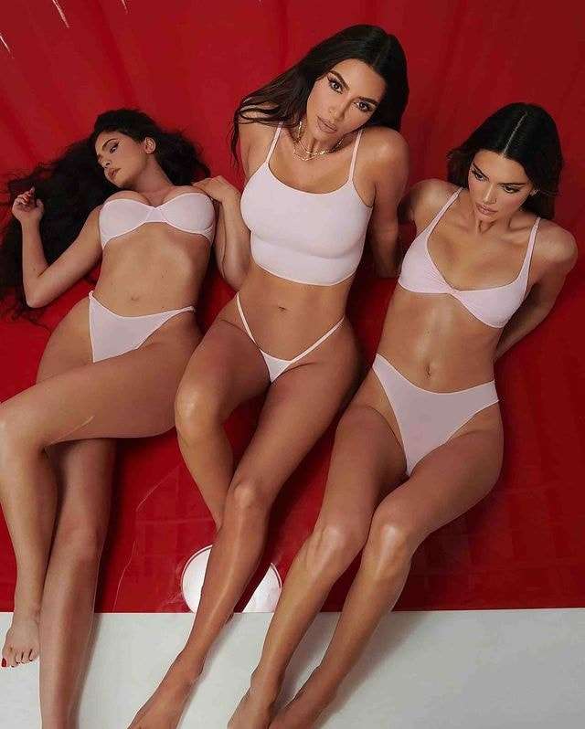 Kim Kardashian Kylie Jenner And Kendall Jenner Leg