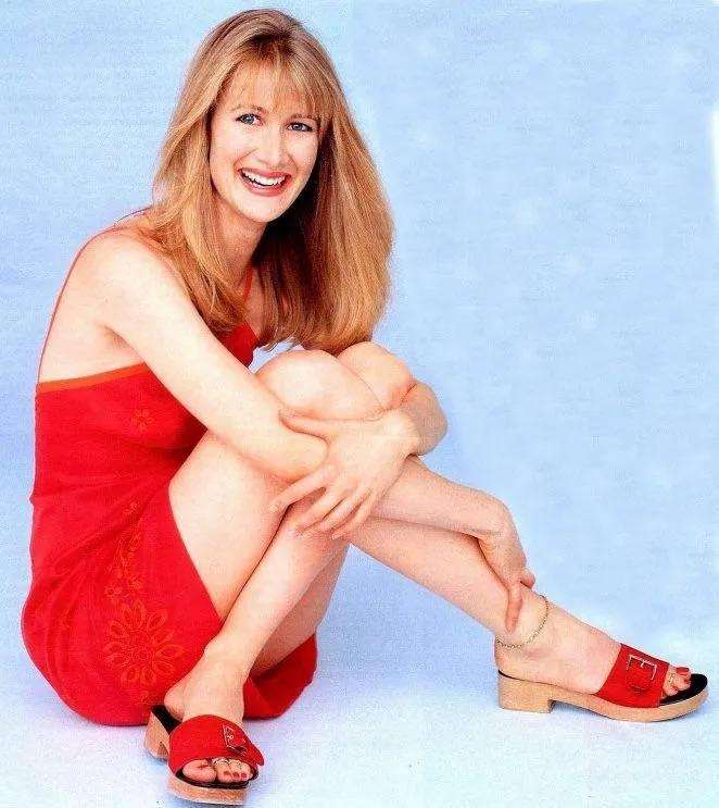 Laura Dern Legs