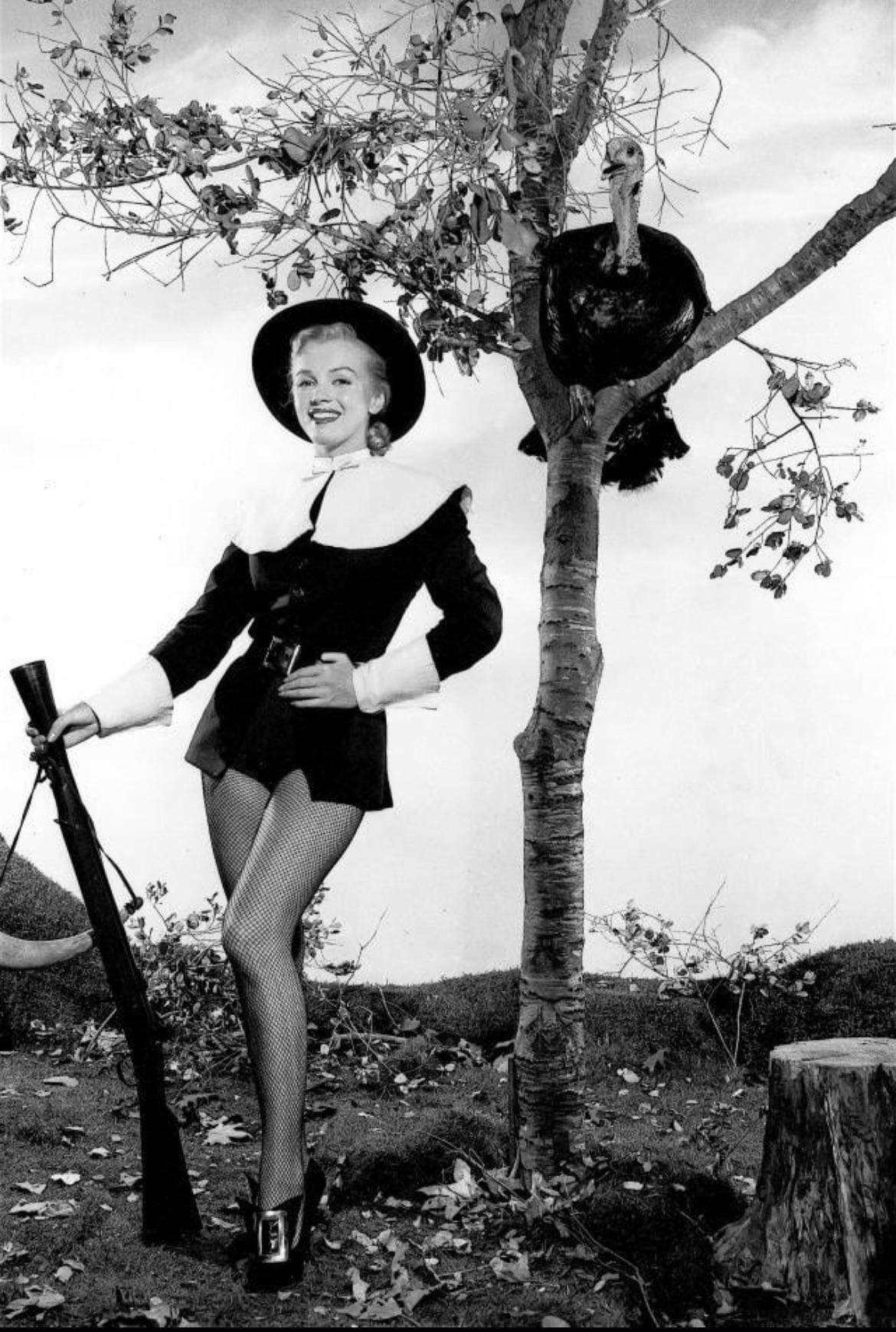 Marilyn Monroe Happy Thanksgiving 1950s Leg