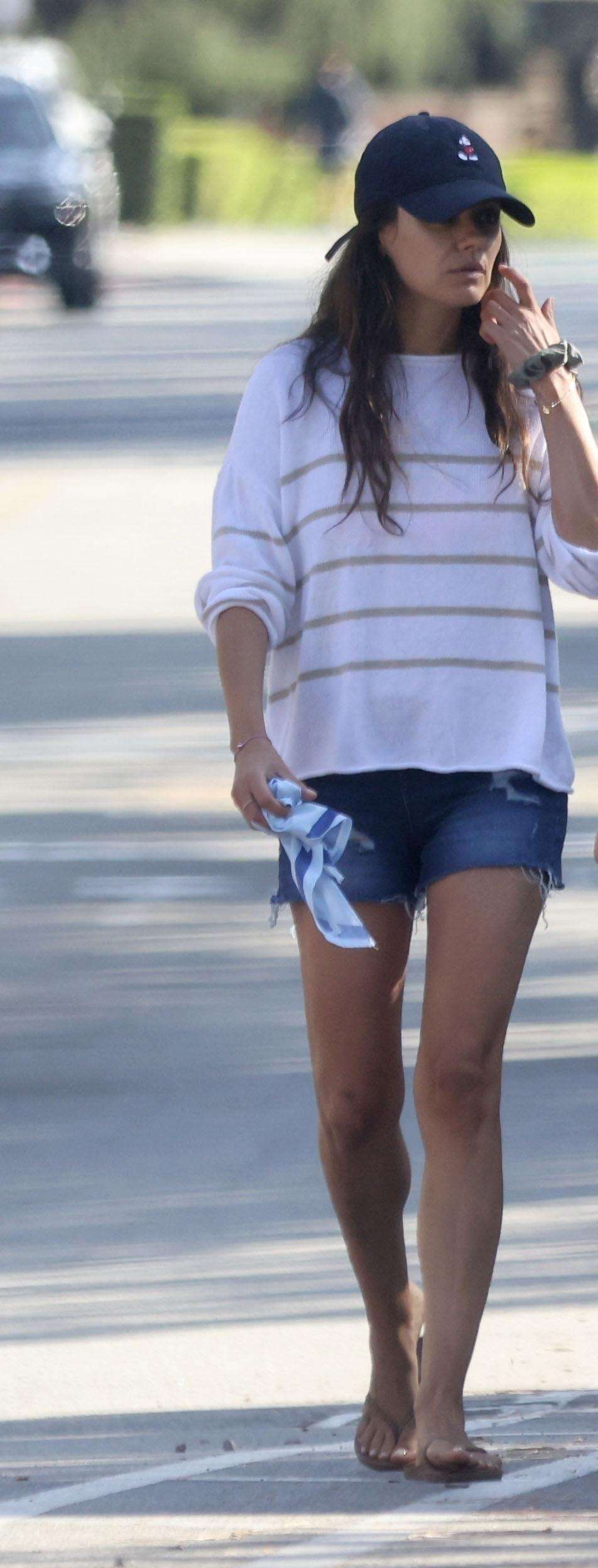 Mila Kunis Legs