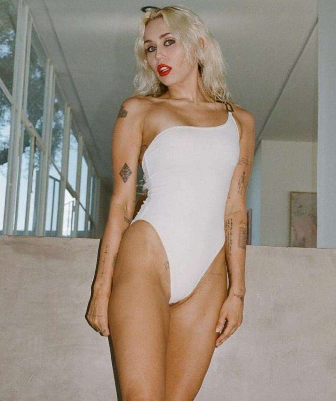 Miley Cyrus Legs