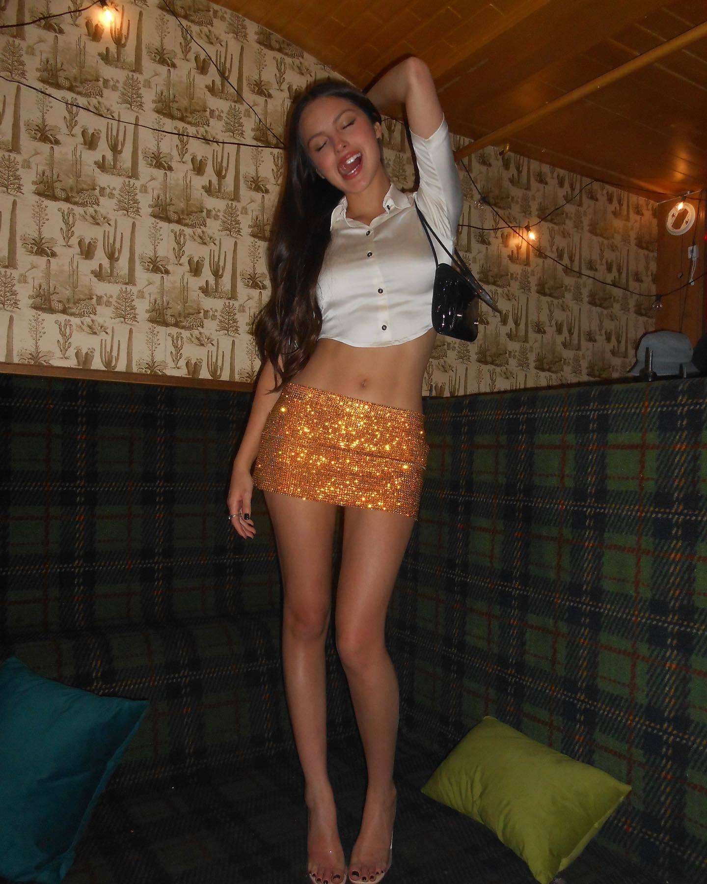 Olivia Rodrigo X Legs