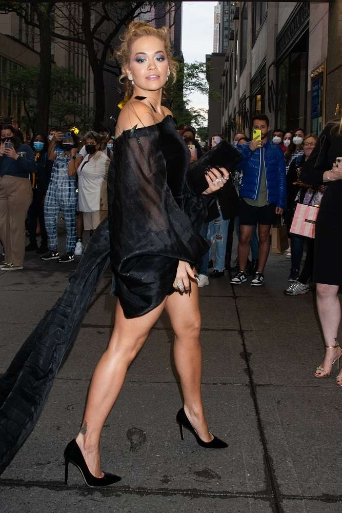 Rita Ora Legs