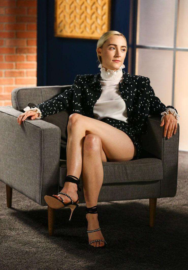 Saoirse Ronan Leg