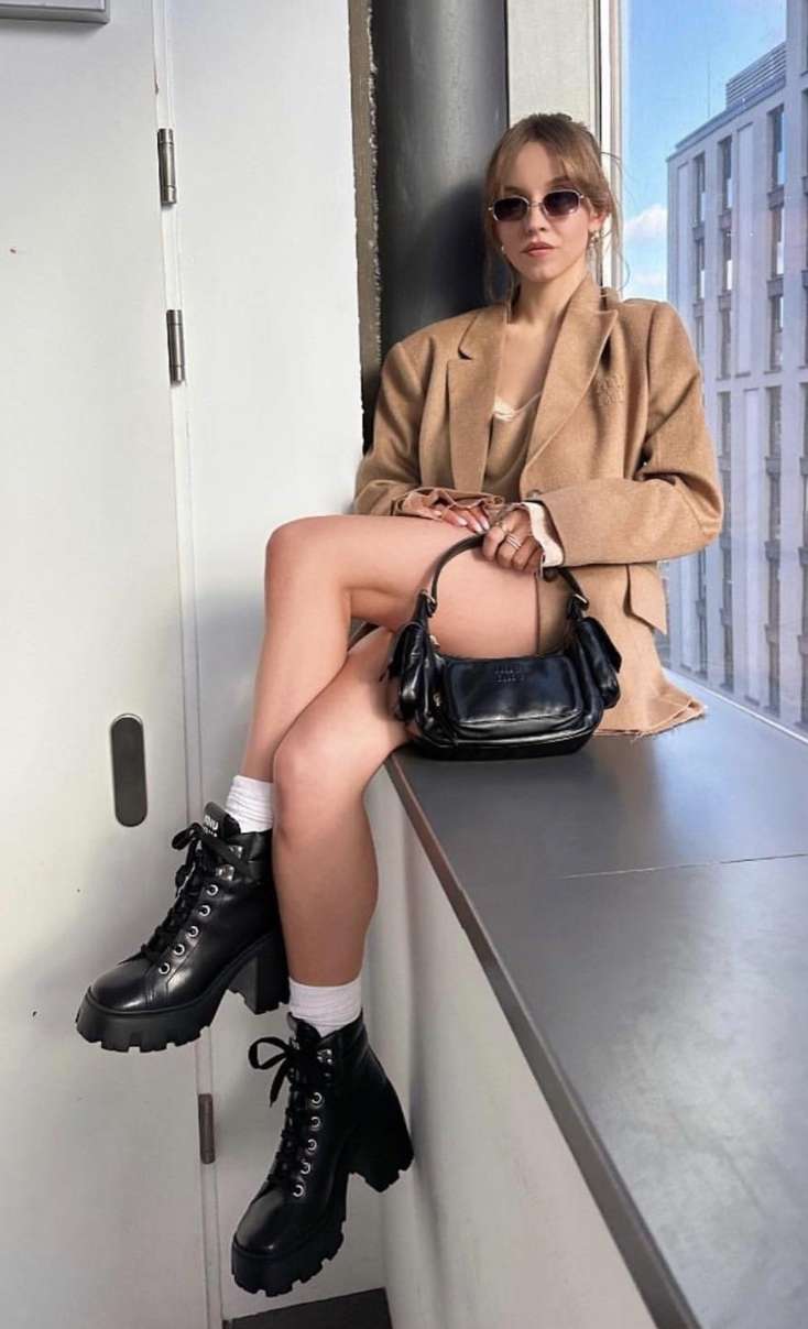 Sydney Sweeney Legs