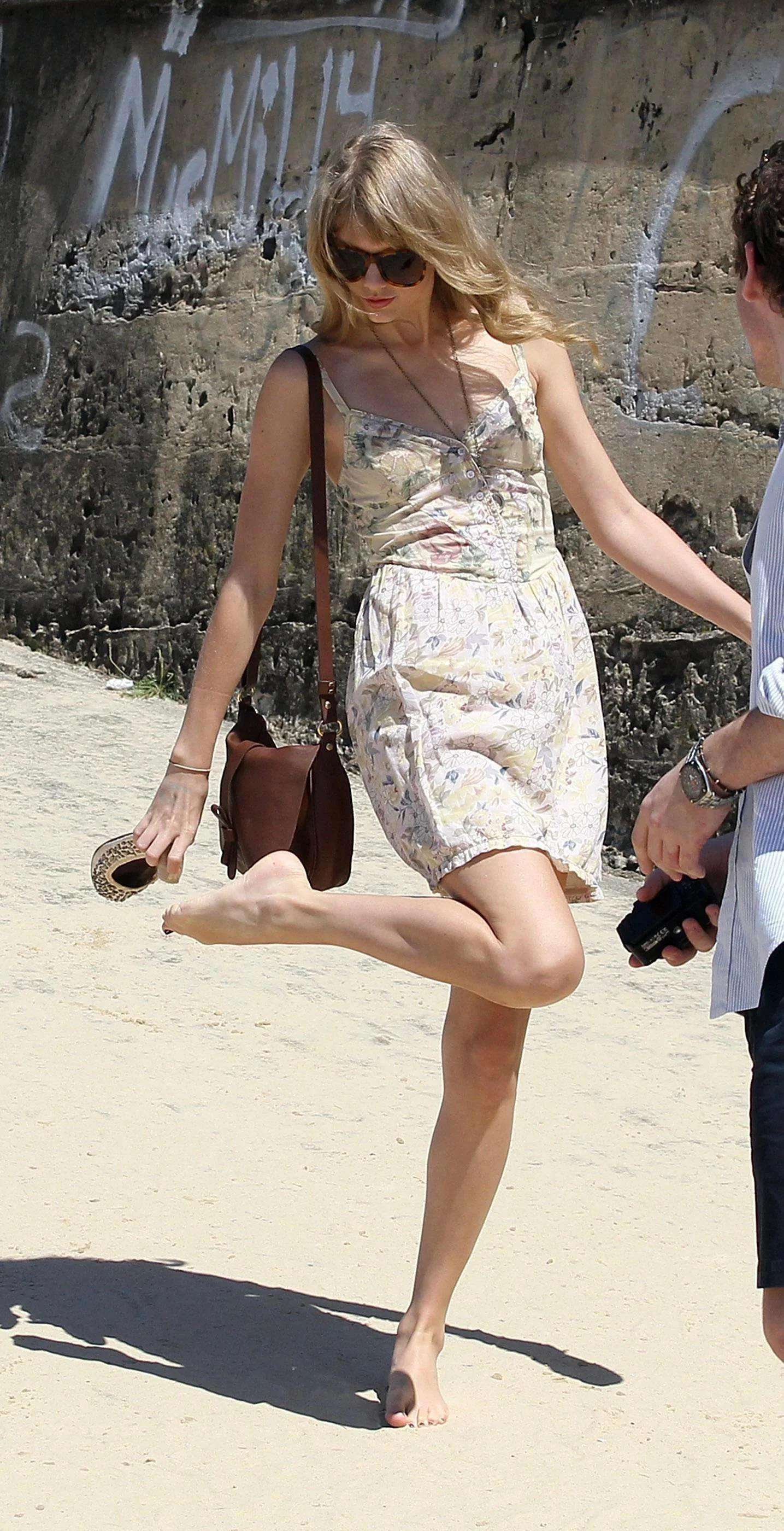 Taylor Swift Legs