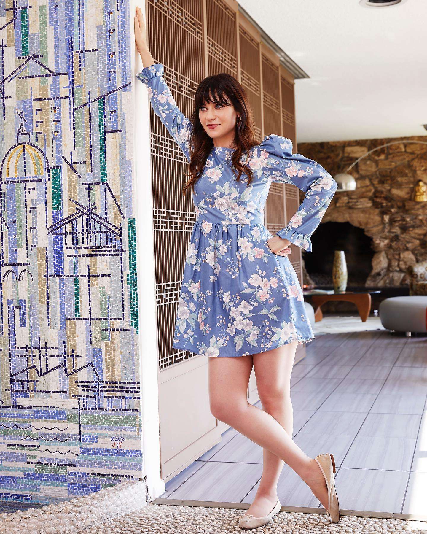 Zooey Deschanel Legs